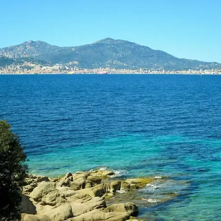 Villa Grande De Vacances Dans Le Domaine De Lorello Porticcio (Corsica)